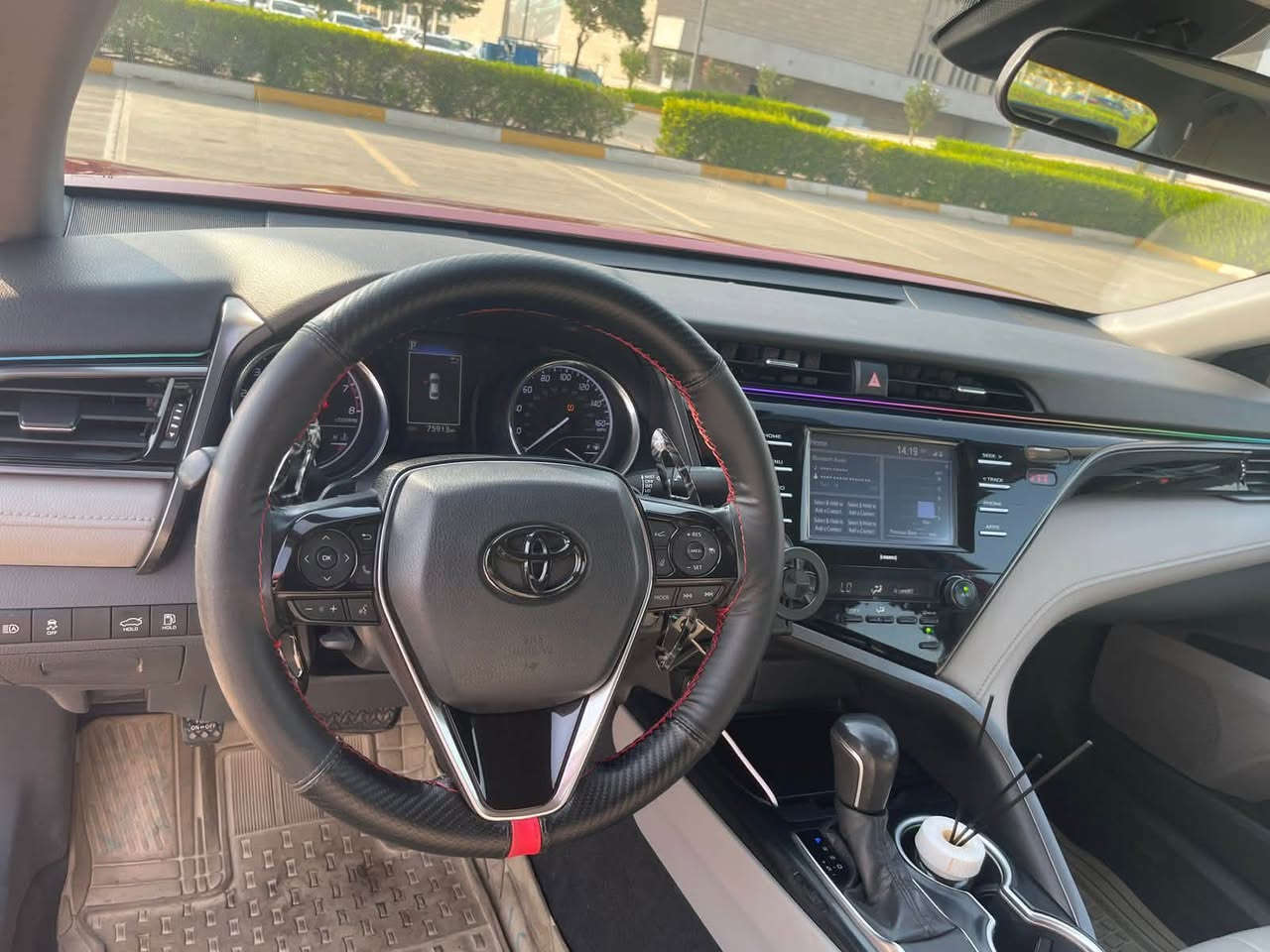 Toyota Camry 2020 se plus
محرك : 4 سلندر حجم 2.5L

مواصفات : se plus
كشن كهرباء مال سايق 
رادار امامي 
تحديد سرعه 
كشن جلد لون رصاصي
تحذير الاصطدام الأمامي
كاميرا خلفيه 
شاشه تدعم apple carplay و android auto
وضعيات قياده: eco / normal / sport 
دفع امامي 
تبريد ثلج 
 
السياره : كير ومحرك وتبريد كله بشرط السياره نظيفه 
وعليها كماليات موضح بالصوره 
  

الضرر : 4T1G11AK5LU303284 
موضح بالرقم شاصي
جاملغ جهة السكن 
وجاملغ خلفي جهة السكن 
بدون ايرباك وسونار موجود 
وتبديل بونيد 

ممشي سياره : 83.000 km 
 
ملاحظه : السياره بيها حالوب خفيفه 

السعر :173$ وبيها مجال لخاطر طيبين  

الارقام : *********** او *********** 

مكاني : اربيل
