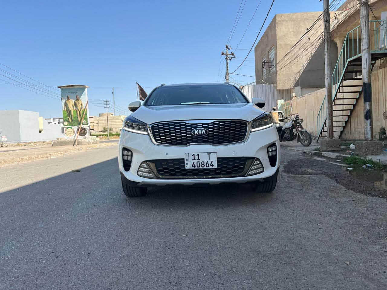 كيا سورنتو خليجي
رقم بغداد مشروع وطني
موديل ٢٠٢٠ شكل ال٢٠ 
دبل شباك شكل الجديد 
لون ابيض 
٦ سلندر ٧ راكب 
فوووووول مواصفات بدون فتحة 
بصمتين: تشغيل وتقفيل 
بردات خلفية اصلية 
الباب الخلفي كهربا
كشنات جلد اصلي لونين
كشنات ٢ كهرباء
شاشة كبيرة اندرويد 
جي : بي: اس : خرائط طرق 
كامرة دوارة اصلية 
حساس امامي وخلفي 
مري شفط مع القفل 
تحكم استيرن فول 
حاكية : ابلوتوث: اوكس 
كيجات السرعة زئبقية 
شاشة الدشبول الكترونية 
نظام ايكو درايف 
نظام سبورت ورياضي وعادي 
تبريد ابيانو لمس 
تبريد ٣ قطع ثلج 
مانع انزلاق وانحدار 
اضواء ترحيب بليدات 
علامة سورنتو بلدوسة 
لد امامي وخلفي 
لايت زنون اصلي 
اشاير بلمري 
يدات نيكل اصلي 
ويل اكروم ١٩
تخم تاير جديد لك 
ماشية ٥٠ الف اصلي شرط الفحص 
لايت اسود ٥ عدسات 
كير ومكينة وصدر وحدادية وتبريد كفالة عامة 
بدون ضربة وتبديل واسخوط وبارد ورصعات وصبغ عدى كارت صغير فقط ورصعة 
سيارة جديدة ومال بيت مابية اي نقص 
الرقم الدولي الجديد/ هزة جديدة/ سنوية جديدة 
كتلوكات الشركة موجودات// البصمة الثانية ممستخدمة// 
السيارة عدنة من زيرو استعمال شخصي بية تراي مال زيرو 
كشرة صافي مابية اي ملاحظة مال زيرو 
السعر ٢٢٣$
***********
