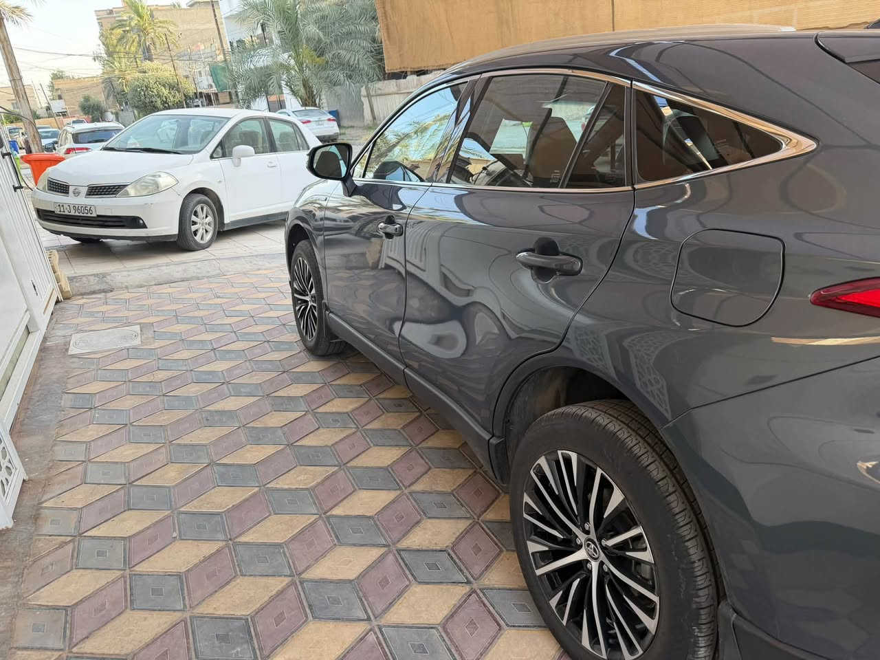 لسلام عليكم
تويوتا ڤينزا للبيع موديل 2023 هايبرد لمتد اعلى مواصفات عدا البانوراما 
كشنات جلد 
تدفئة وتبريد بالكشن 
كشن خزن ميموري 
ستيرن كهرباء 
تدفئة بلستيرن 
تبريد قطعتين 
صندوق كهرباء وبي حساس ينفتح وينغلق عن طريق القدم 
داتا شو للعرض 
شاشة كبيرة 
اربع بصمات بيبان 
مري شفط واشارة بالمري وترحيب ڤينزا 
رادار تحديد مسار  ونقطة عمياء 
5 كاميرات  
حساسات امامي وخلفي 
جام اربعة اوتو 
دوسات ضوئية بكلمة ڤينزا
ماشية 56 الف كيلو متر مو مايل 
حادث السيارة جاملغ وبنيد بدون شاصي بدون ايرباك 
السعر 225 وبيها مجال 
للأستفسار *********** واتساب

