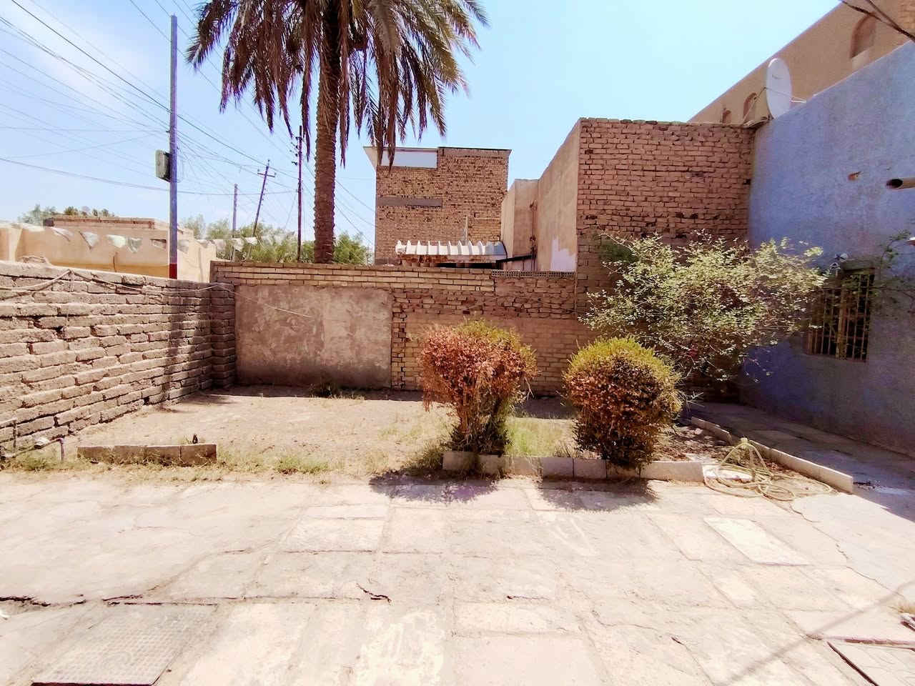دار طابو صرف 
الموقع دور النسيج قرب كلية الطب 
المساحة 170م²(الواجة 8
البناء قديم صالح للسكن طابق واحد  بسم شخص واحد تسليم مباشر 
للاستفسار 
اتصل بالارقام التاليه 
***********
***********
موقع المكتب حله نادر الاولى الشارع الرئيسي مقابيل دائره اتصالات بابل 
مكتب علي السلطاني للعقار
