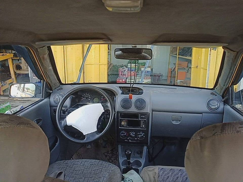 السلآم عليكم سايبه للبيع موديل 2013مكينه دخن هيئه وغرامات مصفرة تخم تاير وحداده جديدة سعر 20وبيهة مجال لشراي رقم تلفون ***********
