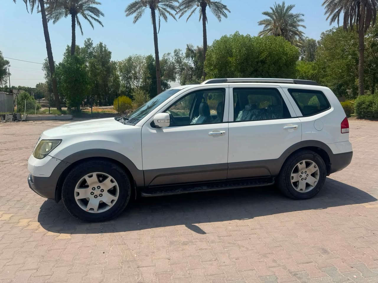 السلام عليكم 
موهافي خليجي موديل 2009 رقم بغداد فول مواصفات 1/1 
كفاله عامه من الصبغ والتبديل والبارد 
بصمه تشغيل وبيبان 
تبريد ٣ قطع 
فور ويل 
كشنات كهرباء 
فتحة سقف 
شاشه وكاميرا 
تحكم ستيرن 
جنطه شفط 
ويل 18 
مري شفط 
ماشيه 185الف حقيقي 
سعرها 123 ورقه وبيها شي بسيط مكانها بغداد الكاظمية جكوك 
رقم الهاتف ***********
