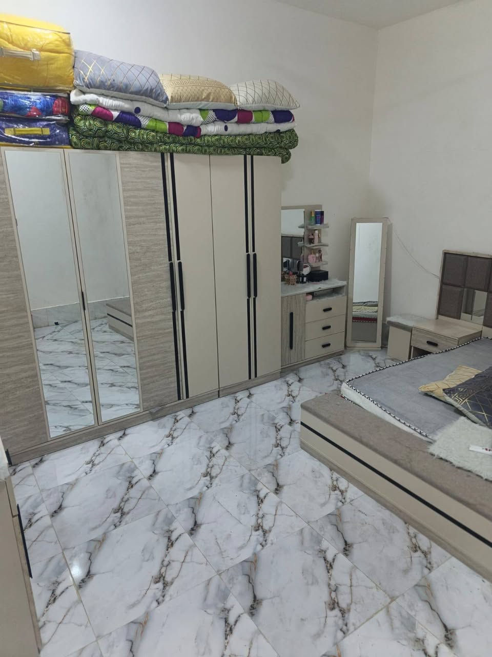 بيت للبيع طابو ملك منطقة نهاوند  شارع العلوة وتطلع كلة كبل ورة دائرة المجاري 200 متر بناء حديث سعر 130 قفل للتواصل خاص او واتساب ***********
