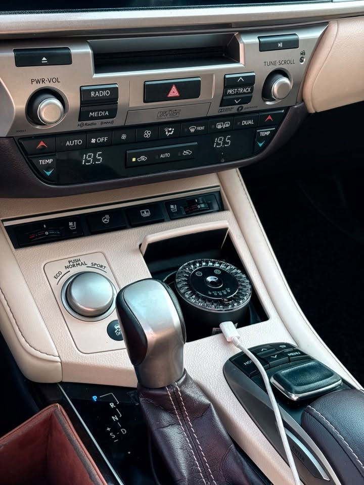 لكزس ES350 • ٢٠١٨ • بدون صبغ