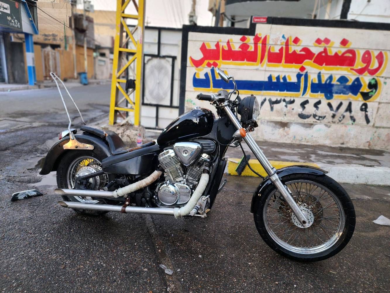 السلام عليكم هارلي ستد 400 مكينتهة هاي السنة مبدلهة مال حاوية بعدهة بلجيس الله شاهد شلعة معدل فول كابريترات منضفهن جدد بلكات تنضيف جديد دراجة خير من الله نقصهة فقط اشاير لاغيهن الدراجة نكرة وحدة تشتغل ما تئخر لو واكفة شهر السعر مليون اوبيهة مجال مكاني بغداد حي النصر للتواصل علة رقمي *********** + اكزوزات رياضي فول + بيهة تنقيط دهن من الفيت بم قليل كلش