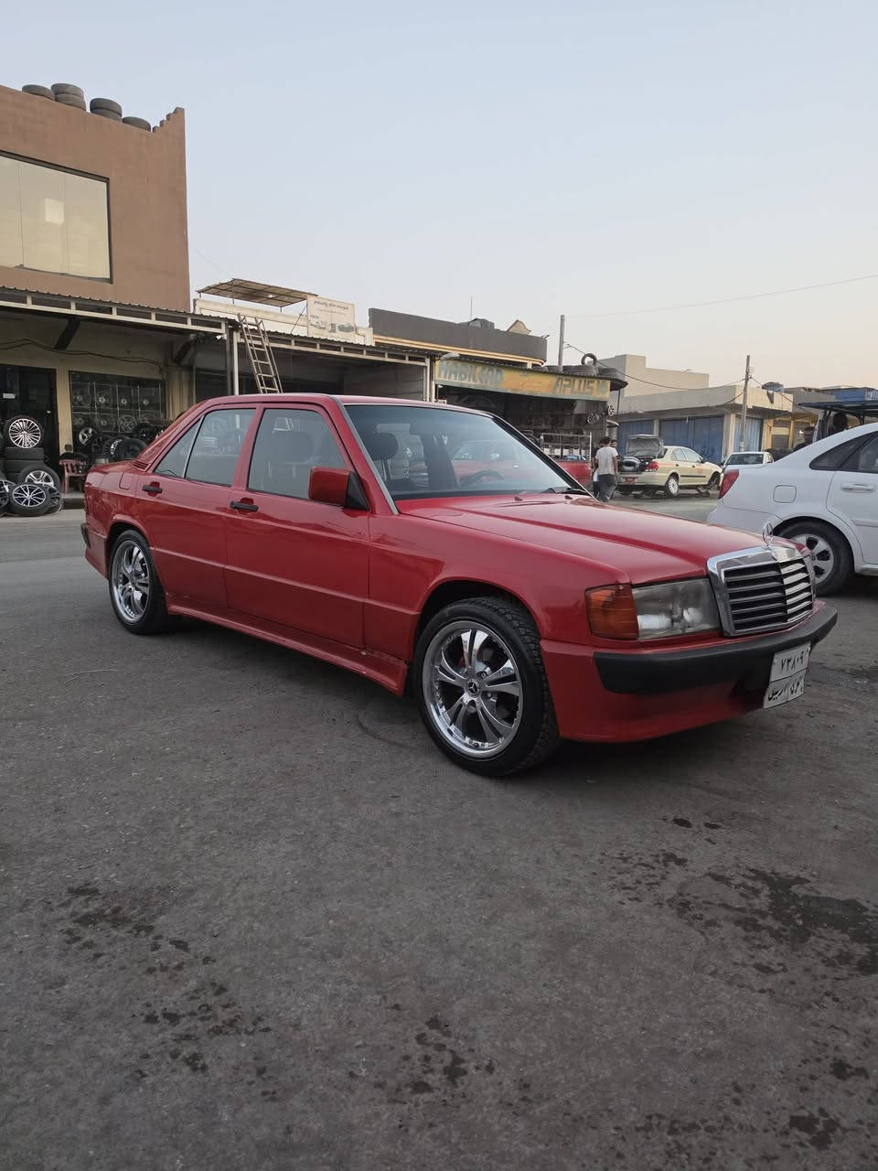 190E AMG مۆدێل 91 
مەکینەو گێڕ V6 غەواس 12 پلاک 
تەبرید سلاید ABS 
بدى كت AMG 
 سويچ کارت شغال  شاشەو کامیرا 
حيزام صبغ ليدرانى چاملغى پشتەوە سایەق 
دەرگای پێشەوە سەکن 
ویل 17 كروم 
تاخم غورفەی لوک 
کوشنەکانی لۆک
شەرتی تحويل و غرامه 
هةولێر  نرخ 75$ 
***********
