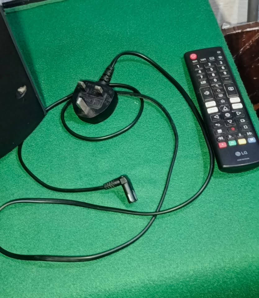 ال جي • ٣٢ بوصة • سمارت ٦٠هرتز