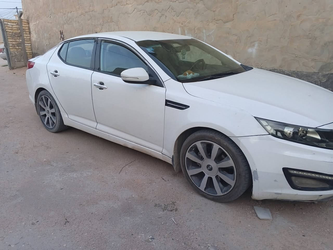 سياره للبيع اوبتمه خليجي مديل 2014 بيها قطعتين فقط جاملغ وبنيد كما موضح في السونار فول مواصفات تبريد قطعتين شاير بالمري مري شفط تحكم ستيرن حساس خلفي شفتات بالستيرن بصمه ارضيه جلد كشنات جلد سياره جاهزه من كلشي تبريد شغال 
السعر 115 دولار وبيه مجال قليل 
رقم الهاتف ***********
