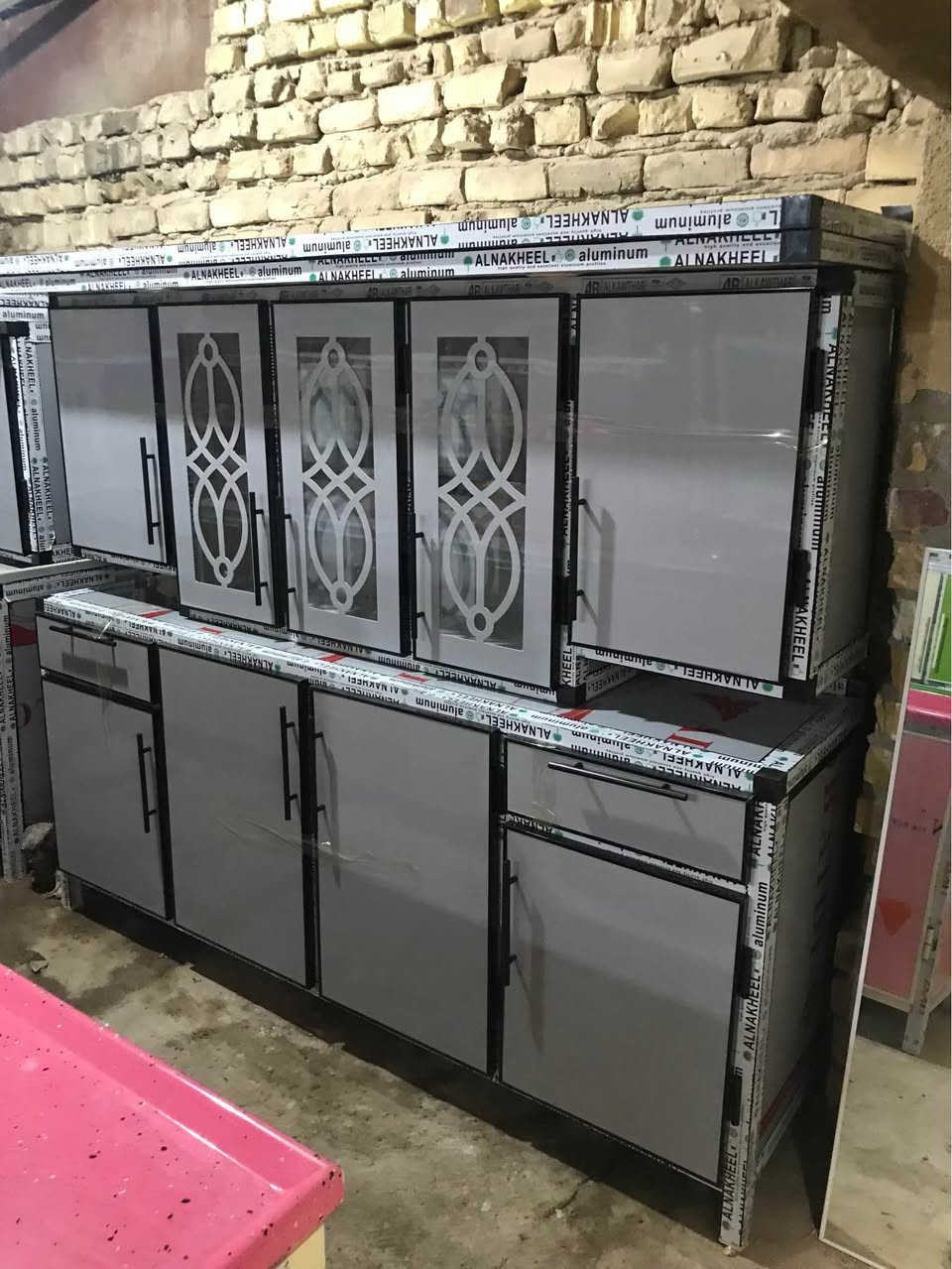 تخفيضات كاونترات مترين شرط شرط التزكام بليت واحد ملم نرماده حفر جرارات شفط نقش cnc تاج وكلوبات شغل درجه اولى ب400 واذا وياه سنك متر وربع مرمر ب600 يصير اللون حسب الطلب العنوان ناصريه شارع الاخلاص *********** ناصرية, ذي قار
