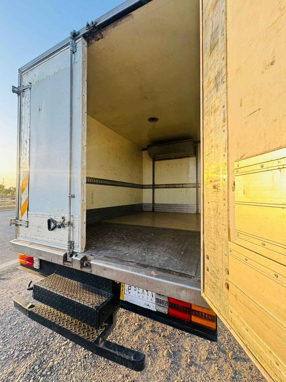 سلام عليكم 
البيع كنتر داينة ٢٠٠١
رقم بقداد
تخم تاير ١٠٠/٧٠
مكان سيارة واسط
سيارة بيها ظعف بل مكينة
سعر ١٠٥وبيهة مجال
الستفسار التصال 
***********
***********
