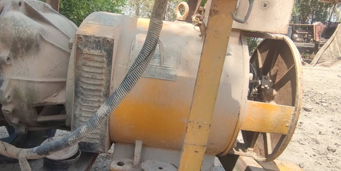 سلام عليكم راس توليد 120امبير للبيع اصلي نحاس الحنان شرط الشغل 30kv سعره 550وبي مجال الأتصال عل ***********
