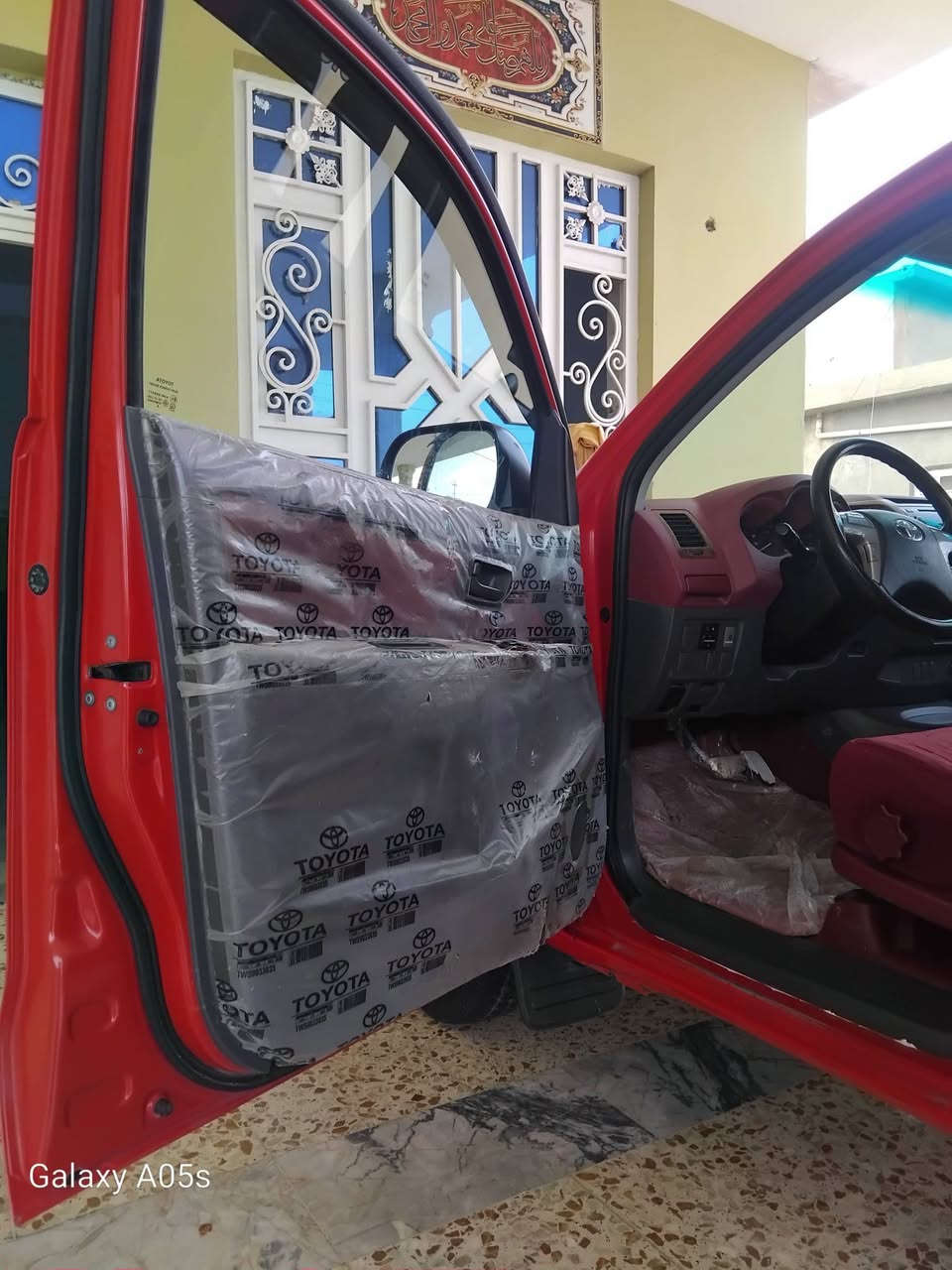 السلام عليكم فلاوزه البيع 
موديل 14 مكفوله 
ماشيه150
رقم  بغداد  سياره جديده 
مال جني امداور ثاني يوم 
السيارة مكانه السيارة واسط العزيزية 
الشراي يتصل على هاذا الرقم ***********

