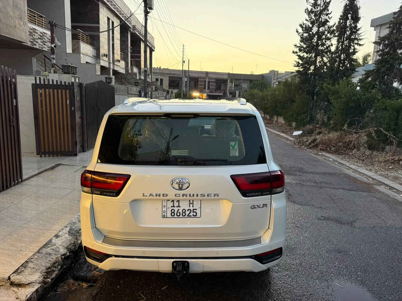 لاندكروز GXR  2022 للبيع ساز السعر 585  الجاملغ الامامي انطخ وبدلته اصلي شركة بدون صبغ ماشيه 72 رقم بغداد بأسمي ***********
