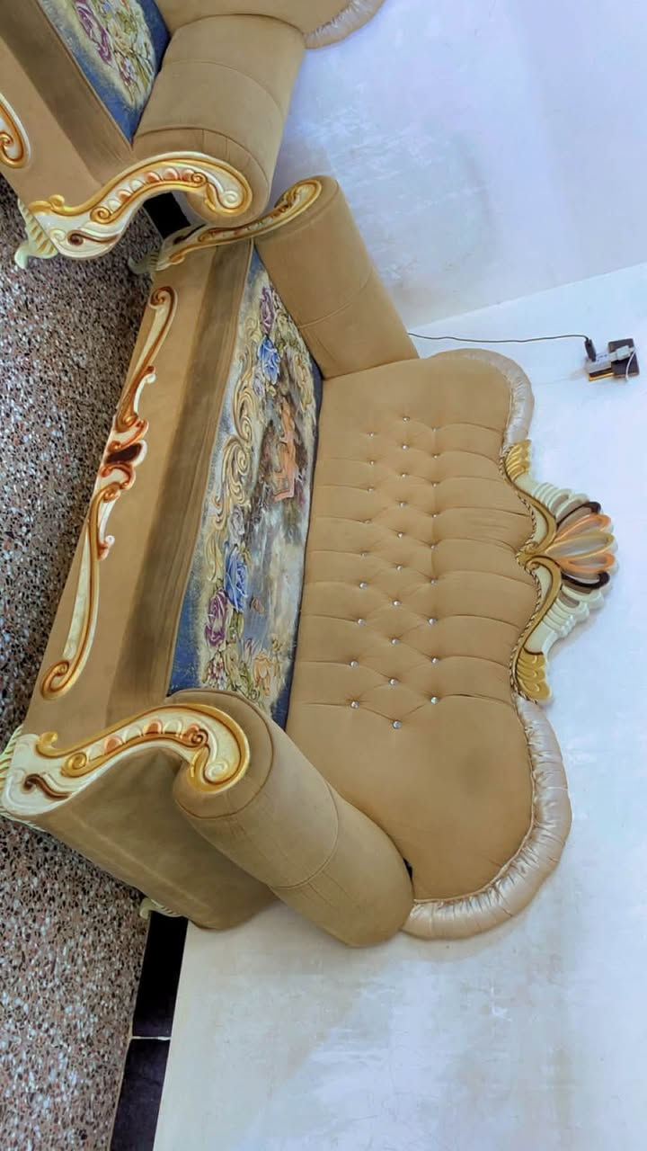 تخم تفصال ملكي ثقيل استعمال قليل السعر 325 الف كميرة شارع جامع ابو الزهراء ***********
