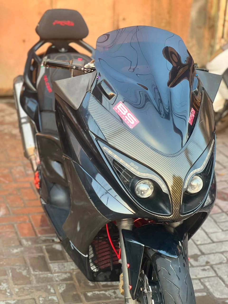 السلام عليكم
TMAX 2011 560 
دراجه كله مزوده عليهة مكينه 560 
بوركمندر بليني برمج ع عقل دراجه وكامل 🔥
سلندر مالوسي 
كام شفتات مالوسي 
شوته مالوسي 
كلج امامي جكوسته 
كلج خلفي بليني 
قايش بليني 
كلج دهن بليني 
عنابير برنبو 
فجوج برنبو 
فلنجات رياضي 
اكزوز و هدرز مايف 🔥
جاملغ BCD
ماصده BKR 
زوج تايرات جدد بيرلي ابو جدحه 
بعد بيهة هواي غراض نسيتهن😅
المكان بغداد الشعب الي بخاطره يتصل وعيوني اله ***********
سعر ع خاص $$

