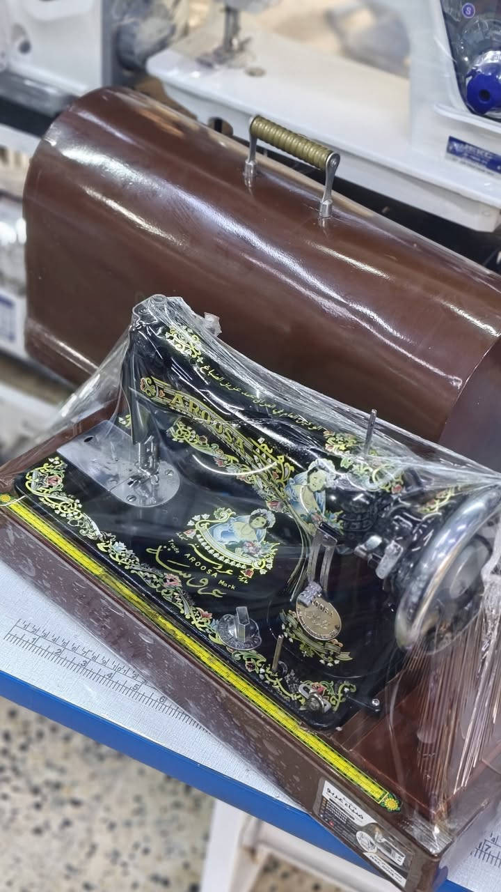 مكينه موديل العروسه الاصلي القديم للاستفسار واتساب *********** محلات ضياء عربو
قطعه اصليه بنضافه عاليه جدا 
ضياء عربو لتجارة مكائن الخياطة 
@الجميع
