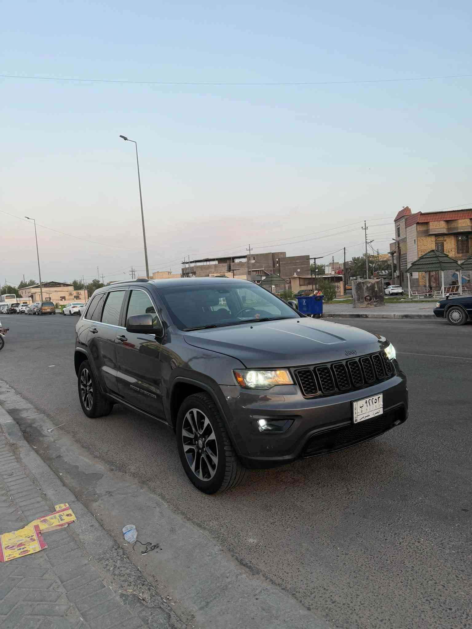 Jeep لاريدو مديل 2001 

السلام عليكم جيب لاريدو مديل 2021  للبيع او مراوس حسي القناعه  وارد امريكي ضربتهة مدكر الايمن والبنيد وبيهة صبغ الباب الخلفي فقط مواصفاتهة نص فول رقم بصره تحويل ثاني يوم السياره جاهزه من كلشي حداديه تخم تاير السياره كلشي ما ناقصهة السعر 195 وبيهة مجال بشي جداً بصيط حك الجيه المكان البصره 
***********
