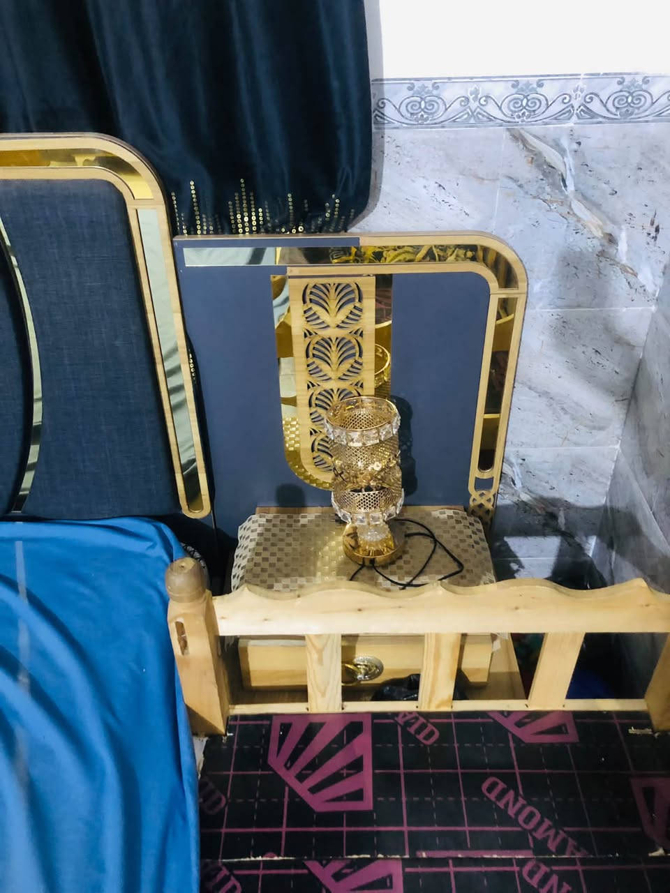 سلام  عليكم غرفة ١١ قطعه وتخم وميز بلازما وفرن كهربائي العنووان الامين الثانيه شارع النواب *********** ابيعهم كلهم الغرفه اخت جديدة والفرن جديد
