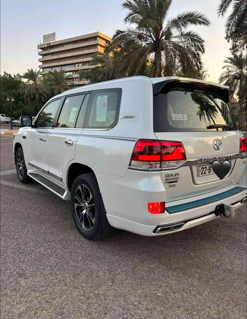سلام عليكم للبيع لاندكروز GXR2020 سياره مكفوله كفاله عامه ما عده رصعيتن زغار ماشيه 70 الف مكينه 6 سلندر 400 فول واحد على واحد تحكم ستيرن جهتين  فتحه سقف زراك لايت جنطه كهرباء بصمت ابواب مري شفط جام ويه لبصمه تشغيل عن بعد  تبريد 3 قطع كشنين كهرباء هواي بيهه مواصفات رقم سياره اربيل تحويل مباشر مكان سياره بغداد ***********
