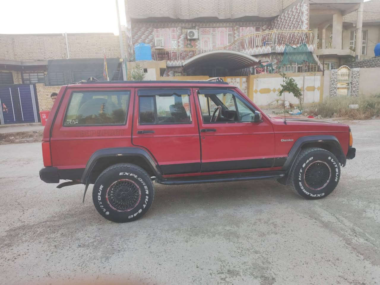 جيب شيروكي موديل 1993 رقم بغداد تحويل مباشر مكينه وكير بلاد سياره بلاديه وجاهزه تخم تاير حداديه مكفوله مكفوله من ضربه والعيب الشرعي السعر 30$ ورقه وبيه مجال لشراي العنوان ذي قار قضاء الفجر
 للستفسار ***********
