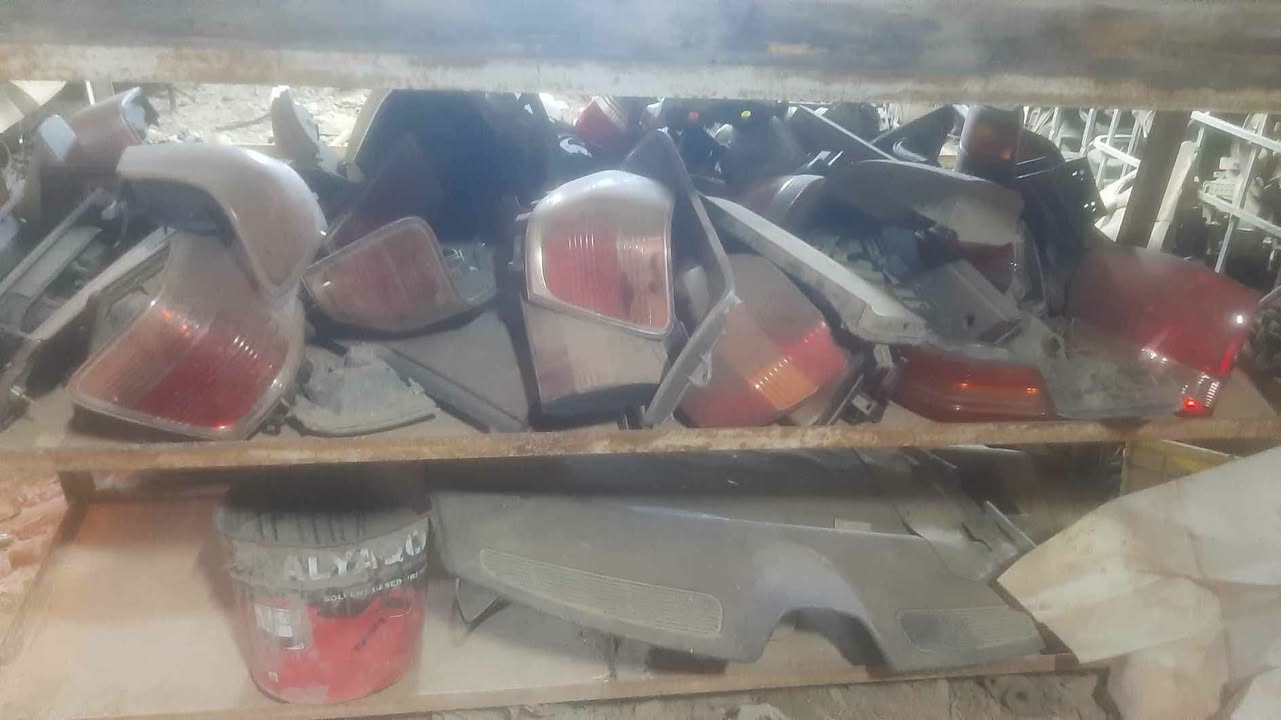 للبيع ادوات احتياطية كراون
بطة 
كرستة 
مارك 
راس الثور 
حمامة 
ملكة 
سوبر 
سيدان 
⛔⛔⛔البيع جملة مفرد⛔⛔⛔
العنوان ميسان العمارة حي الصناعي 
رقم الاتصال او واتساب 
***********
