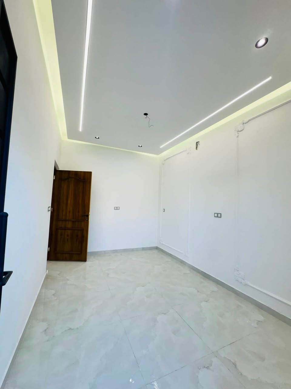 دار للبيع 100 م 5*20طابو
الجمعيات خلف محطه الوقود ثاني شارع15 المدرسه

بناء حديث الدارغير مسكون

بناء طابق ونص

***********
