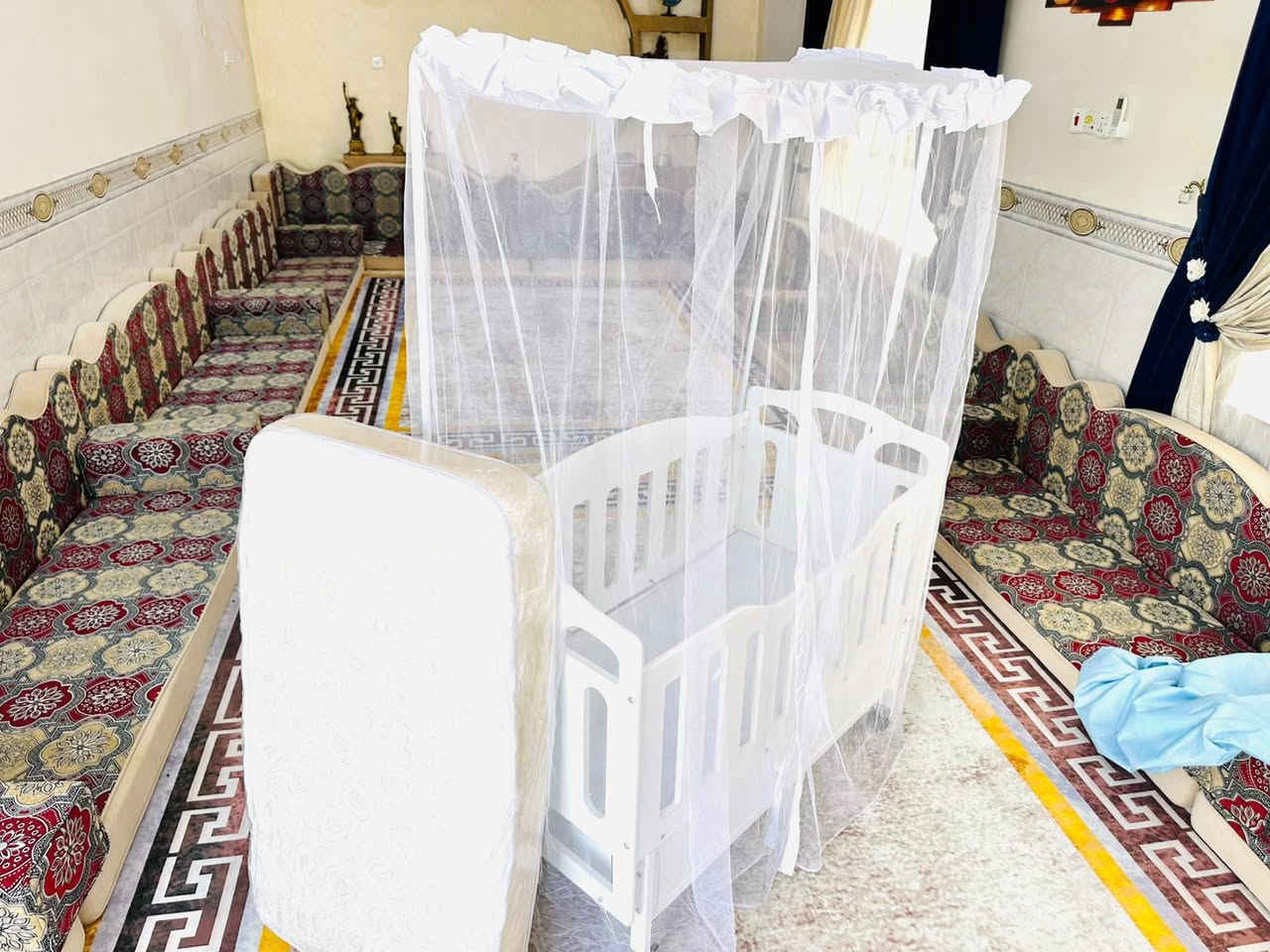 كاروك طفل مستخدم قليل ونظيف كلش
هوه ودوشك الاصلي 
وتلبسيه مال الدوشك
السعر 110 وبيه مجال 
العنوان الناصرية/ المركز 
‏‪***********‬‏

