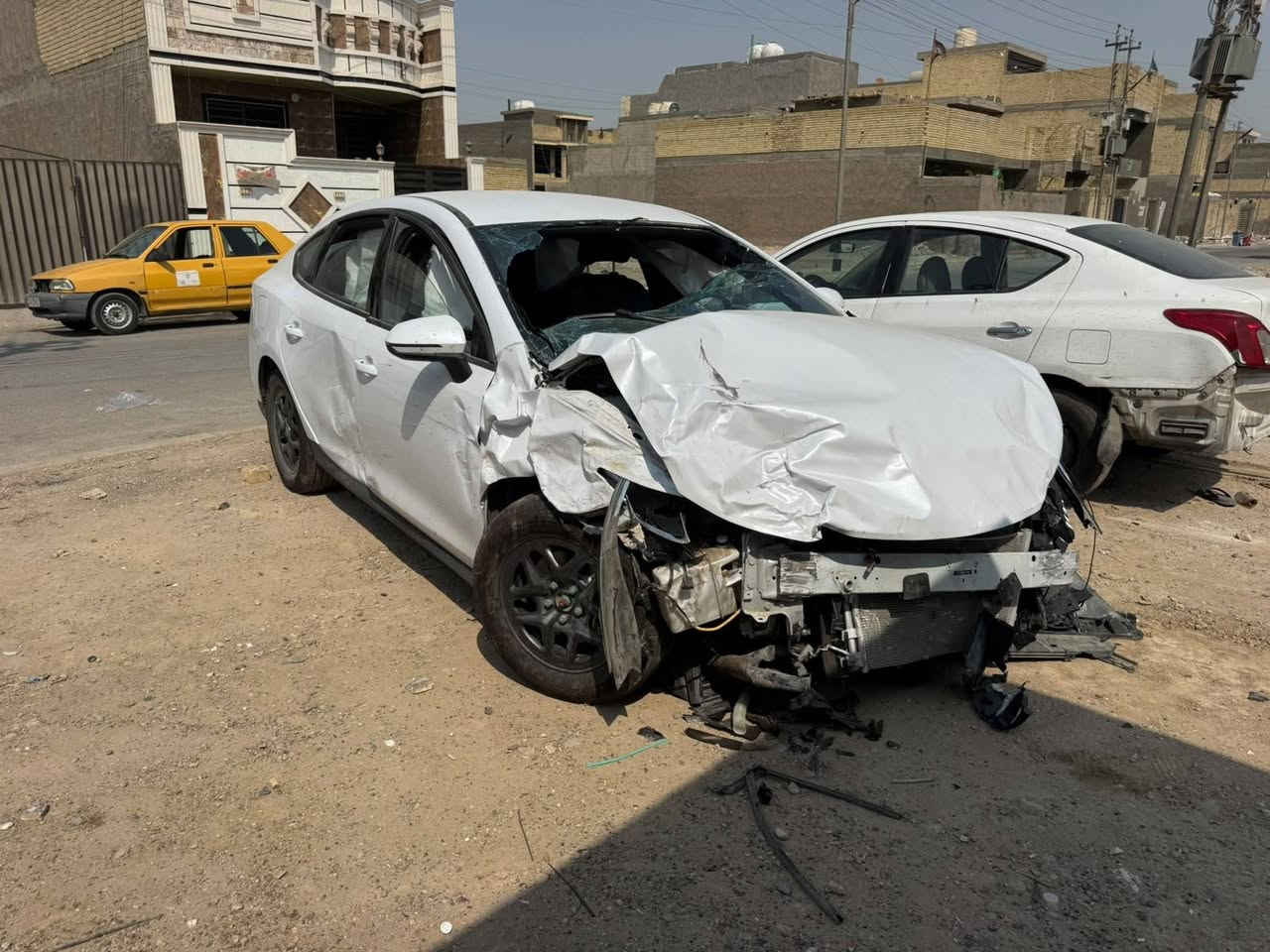 السلام عليكم بيوايدي بيهه حادثها موديل 25 رقم اربيل الدولي 
***********
