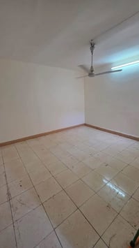 البصرة • بيت طابقين • ٣ غرف