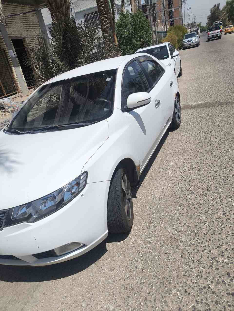 السلام عليكم كيا سيراتووو 2011 رقم دولي اربيل بأسمي تريد تحويل او وكاله  كير ست نمر محرك 1600 مكفول من التنقيص والتبخير ويل كب تخم تاير جديد تبريده ثلج  شواصي مكفوله السياره متجايه رايده 65 وبيه مجال بسيط ***********
