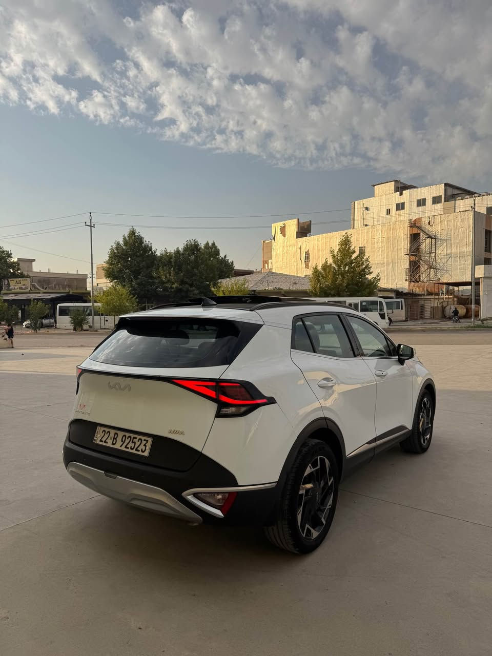 Kia Sportage 
کیا سپۆرتاج ٢٠٢٤ فول مواصفات 
خەلیجی سفری ئێرەیە
رەنگی سپی بەفری 
59,000km  کم ڕۆشتوە 
فول مواصفات 
پانۆرامە - گوشین هیتەر - سوکان هیتەر - بەسمە و شغال - ٣ مۆدی رۆشتن - سندوق شفت - ڕادار - کامێرە و حساس - لایت لید 

گێر و مەکینە و کارەبایات بە شەرت 

١ دەرگای پشت سایەق بە بیلادی شەریکە گۆڕاوە 
٢ بست بۆیاغی هەیە لە چاملغی پشتەوە 
٢-٣ جێگا تعدیل ساردی پێوەیە 
ئێرباگ هیچی نەتەقیوە 

سعری 198$ وەرەقە و مەجالی فرۆشتنی تێدایە 

رقم مۆبایل + واتساپ + ڤایبەر 
*********** شقلاوة, أربيل
