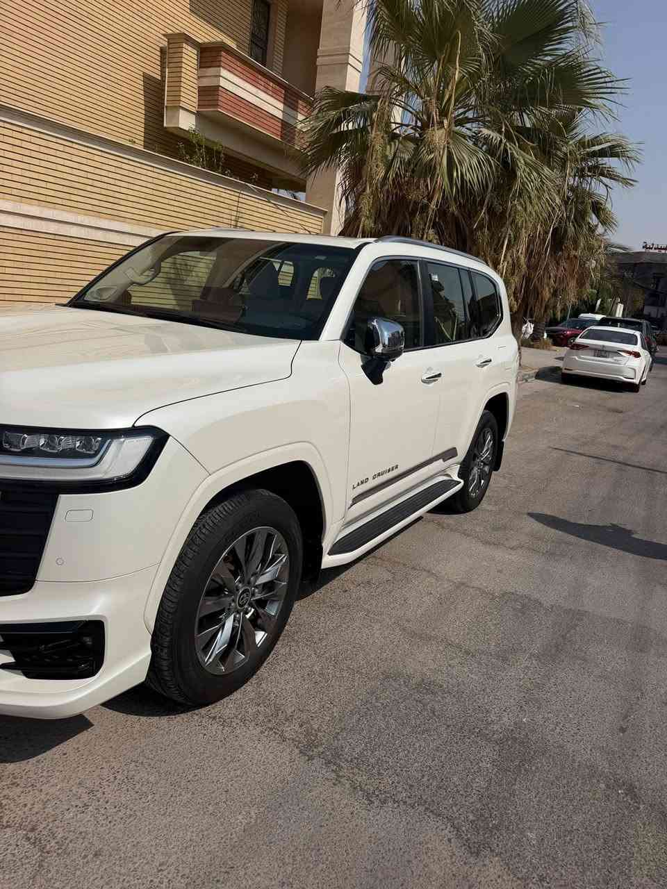 السلام عليكم
للبيع | تويوتا لاندكروزر VX Limited 2024 SAS
 لاندكروزر VX Limited – موديل 2024 – SAS

اهم المواصفات:
• 4 كاميرات
• حساسات امامية وخلفية
• كراسي امامية وخلفية تبريد وتدفئة
• كراسي كهربائية مخمل
• دفع رباعي 4×4
• محرك V6 سعة 4.0 لتر
• قير اوتوماتيك 6 سرعات
• مواصفات VX Limited

✅ السيارة نظيفة جدا وحالتها ممتازة
✅ مكفولة من الحادث والطخة
✅ جاهزة للفحص بأي مكان

💰 السعر: 7 شدات و8 اوراق — بيها مجال
📍 كربلاء
📞 ***********
الفحص مفتوح بأي مكان.

