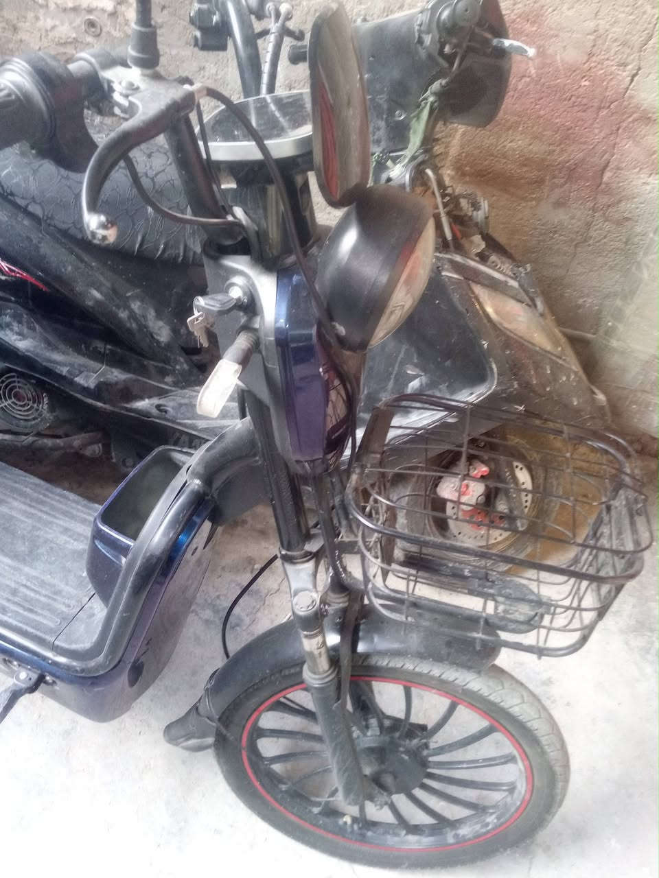 دراجة شحن كهربائية • بطاريات ٢٠ • جديدة