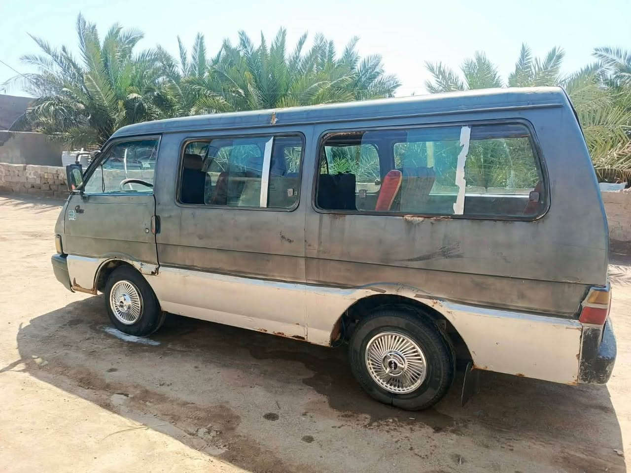 السلام عليكم  ( بسته ) للبيع
 الناصريه - سيددخيل 

مكينه بيه خيط بخار 🕹️🔧
 
راعيه موجود يريد مداور 

السعر  24 وبيه مجال

 غير متواجد ع فيس ***********
