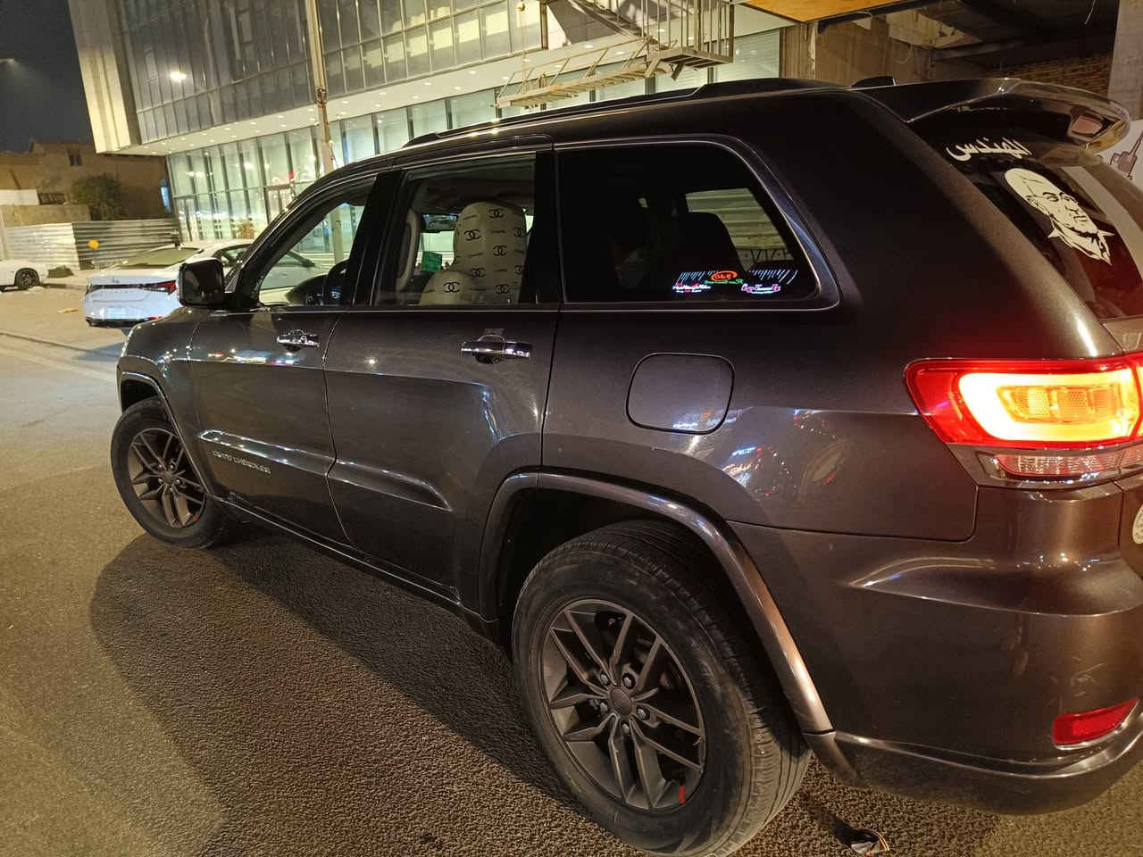 السلام عليكم 
جيب شيروكي 16 Limited وارد امريكي حادث جدا بسيط بدون دواخل بيهه مكانات كلير فول مواصفات جاهزه للاخير وترايك من البصرة لاربيل رايدهه 178 
للاستفسار ***********
