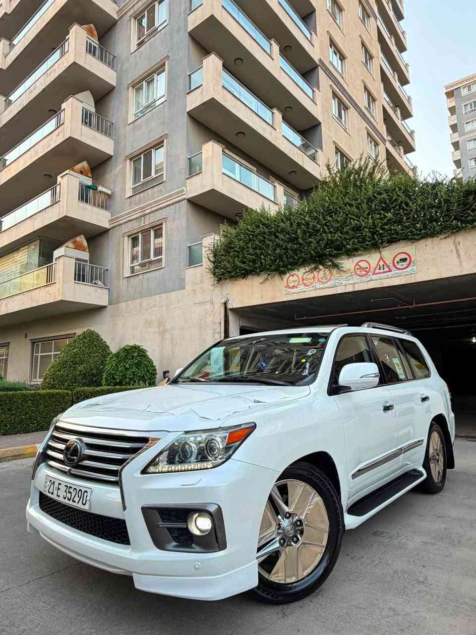 ‎‏Lexus LX sport  85,000 KM  2014
‎🔹لكزس 2014     (بریم) LX 570

‎🔹 مكفولة كفالة عامة من الدعامية إلى الدعامية 
‎بدون بارد  ،بدون رصعات ،بدون حتى شخط🔹
‎دعاميات هم بدون صبغ ،رمل مابي ،بقية كلها بشرط

‎🔹 داخل مشمش  بسمطين + +سماعة بيادي مجوود 
‎🔹 ماشيه 85 ألف 

‎       ‎  415$      📞*********** ره قم موبيل

‎ فول فول المواصفات 🔹
‎ بصمة➕ الانزلاق➕ورقة البيانات➕شغال كشن جلد و هيلتر 
‎الاحتلال➕راس ديفيد➕ 5 كاميرات  ➕ثلاجة➕زينون، جلد جاف  تدفئة شفط التبريد خزينة➕هواء مزدوج➕نظام ايكو سبورت,➕حساسية الديك المؤخرة  مرايات➕الفتحة➕باب خلفي جك➕رادار إمامي

‎محرك كير بشرط مامفتوح 🔹
‎سيارة حيل نظيفة كلشي عل بلاد لوك
‎سنوية زنكة كلشي جديد مدفوع لـ2029
‎باسمي السنوية بشرط تحويل و خرامة 
‎سيارة مابيـها دينار مصرف كامل من كل نواحي

‎نظافه ١٠٠٪؜ كامل سيرفس بدون نقص و بدون مصرف🔹
‎سياره مال بيت أي نقص مابيها 4 إطارات جديدة تحتها

‎نفسي يوم /تحويل و وكالة حاظر 
‎مكانك /داخل سليماني

‎📞*********** ره قم موبيل Singapore
