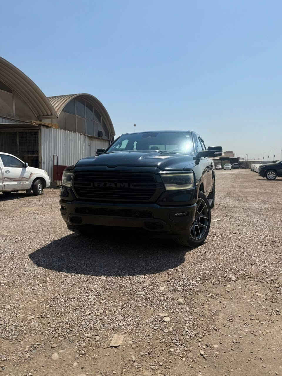 دوج رام 21 باب طويل السيارة وارد كلين  ماشيه 65 الف جاهزة من كلشي مكانها بغداد زيونه السعر 30500 بيها مجال ***********
