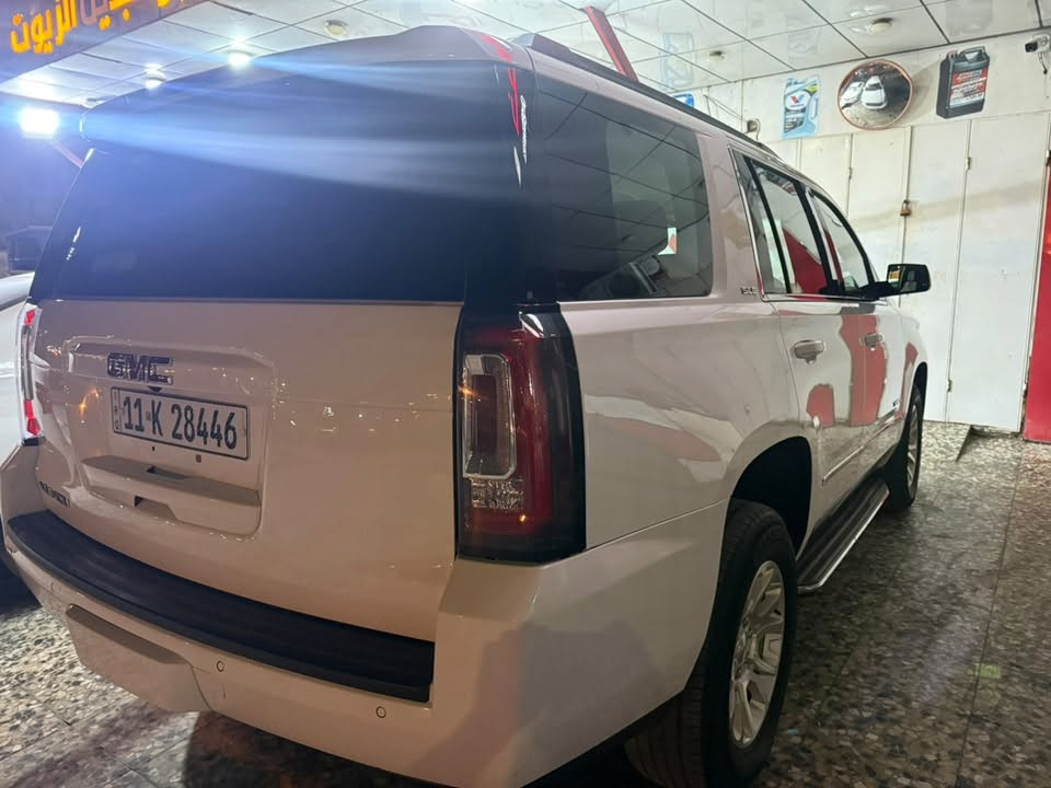 يوكن  sle2018 رقم بغداد باسمي. خليجيه وكاله الغانم 
ماشيه 140 الف كيلو متر. 
مواصفات تشغيل عن بعد. سكليتر كهرباء. صندوق كهرباء. 
شرط محرك كير ما مفتوح أبدا مكفوله كفاله عامه. 
بيها فقط مكانين بارد قليل جدا اسفل بالباب. جدا نظيفه ما بيها اي نقص 
مكاني البصره سعر 340 ورقه. دبل كيج 
***********
