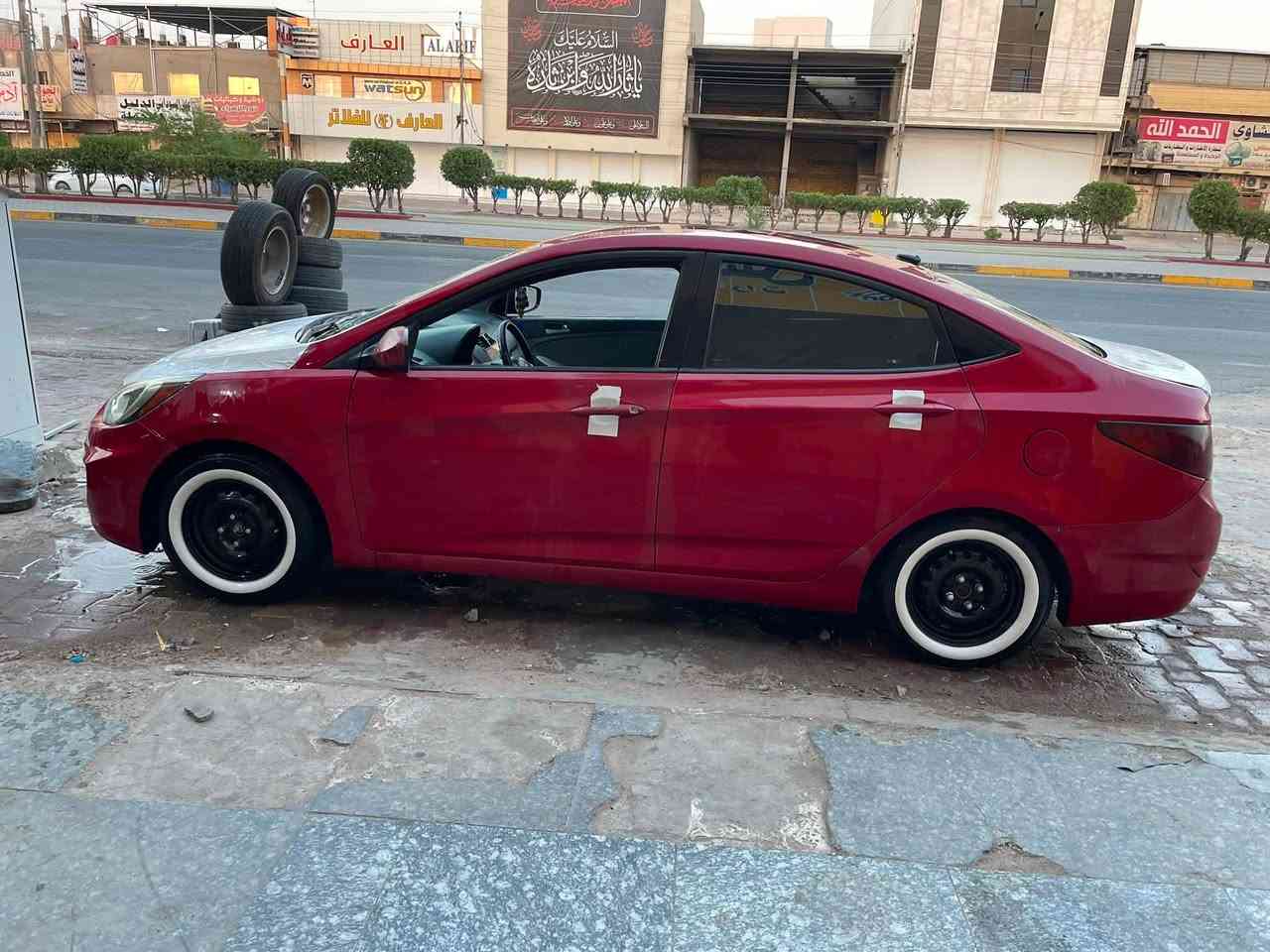 السلام عليكم سياره اكسنت للبيع مديل ٢٠١٢ مكينه كير حداده تخم تاير تبريد كله شغال بيه بارد بل جاملغ الخلفي لا صبغ ولا معجون بيه مكان في البصره سعر ٧٠ وبيه مجال للطيبين ستفسار ***********
