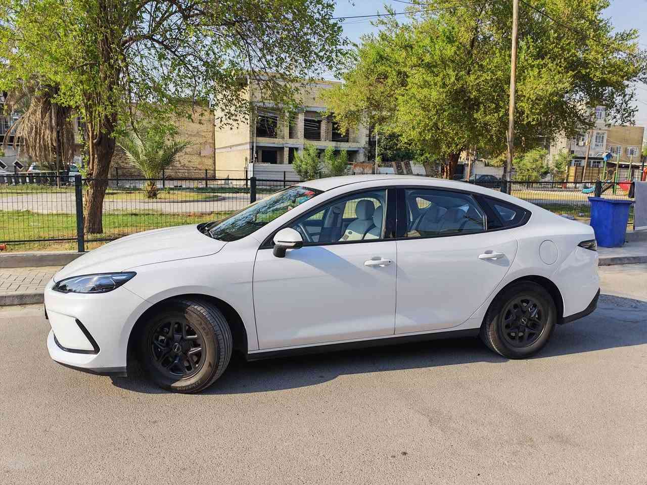 السلام عليكم
BYD 
سيل 5 
موديل 2025
للبيع 
سياره جديده 
كفاله عامه 
ماشيه 18 الف كيلو متر الكلي 
مرقم بغداد تحويل  ثاني يوم
مع كامل الملحقات بصمه وكارت وشاحنه
دهن جديد من الحسام 
سعره 21 مليون بيها مجال بسيط للطيبين 
مكان بغداد الكرخ
للستفسار اكثر ***********
