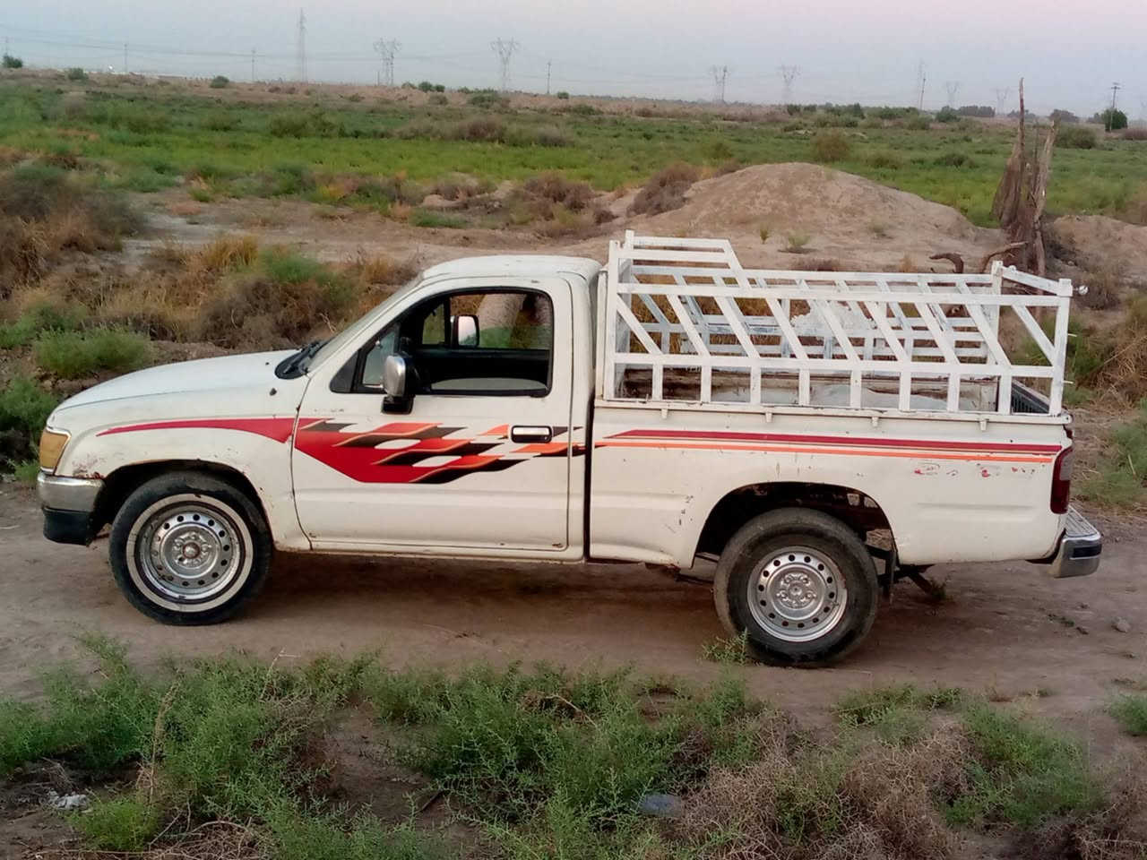 بيكم لبيع فقط مديل  98 سياره متئجيه  كير محرك مكفولات تخم تاير جديد سياره عميه   سعر خاص. صاحب رقم سياره***********. مكان سياره بالديوانيه

نص مكتوب في الصور:
- SOUND ON!