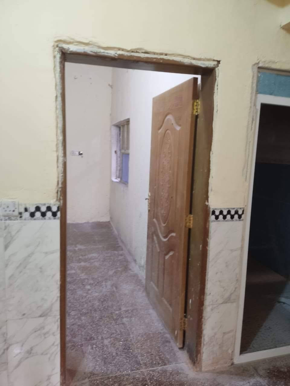 بيت للايجار كوت ثويني قرب مدرسه كوت ثويني للاهليه يتكون من غرفتين وصاله وستقبال ومطبخ وصحيات سعر 400قفل غير قابل للتفاوض ابد ***********
