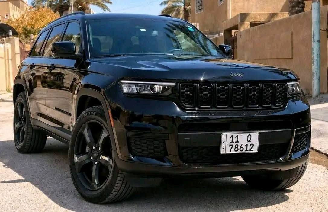 جراند شيروكي بلاك اديشن • ماشيه ٤٢ الف • وارد امريكي