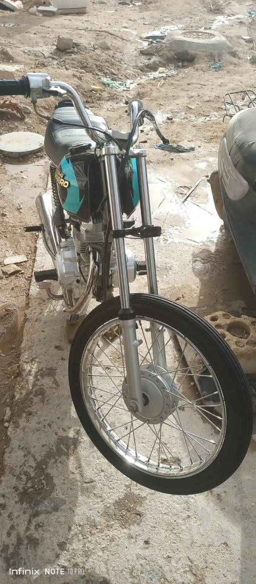 دراجه للبيع مكان كربلاء الحر السعر 550 وبيها مجال دراجه اوراق سكنر شاصيه 26 ماكينتها ناعمه الشراخ يتصل على الرقم.      ***********
