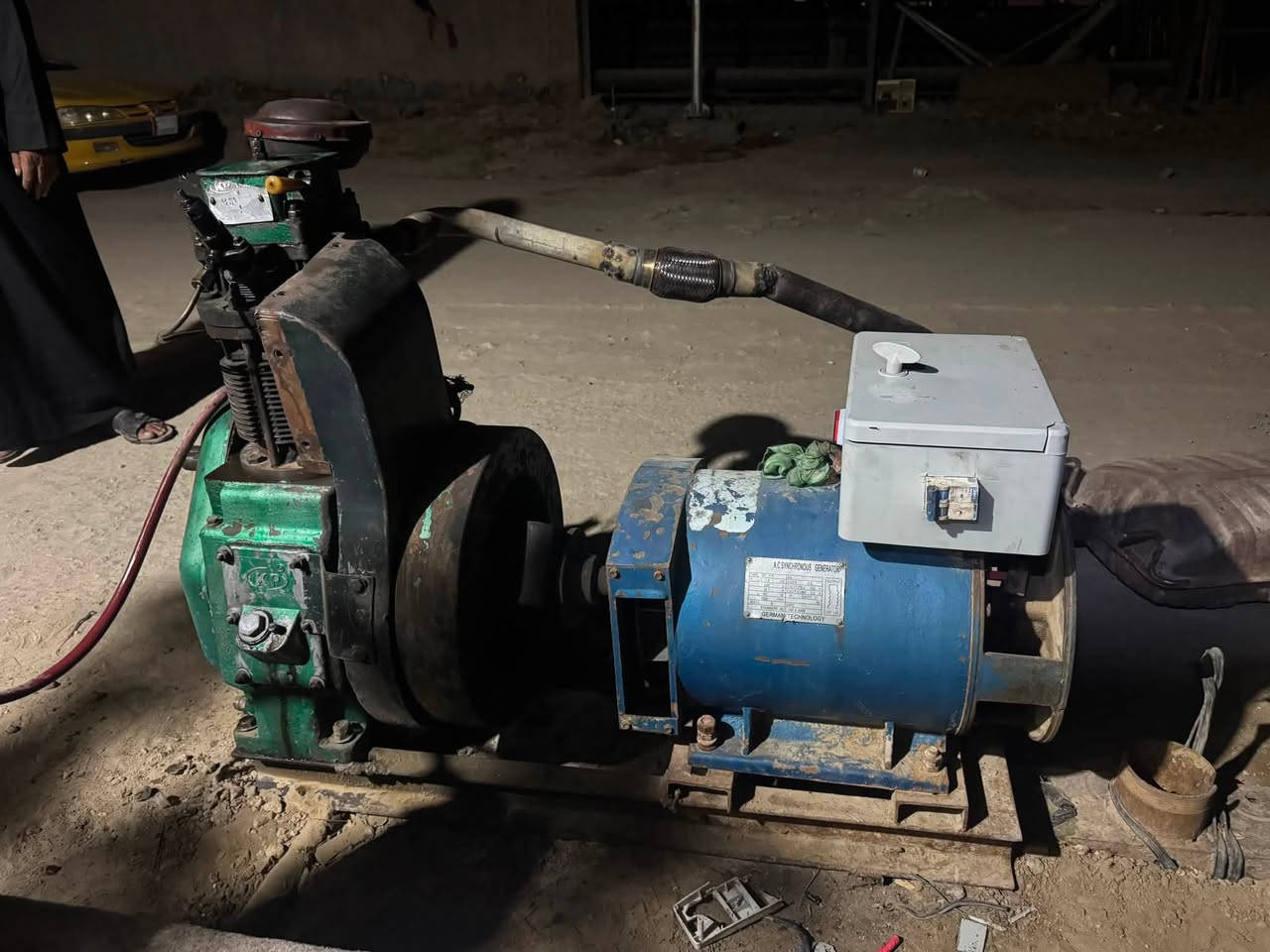 السلام عليكم 
مولد هندي هندر شغال ع الفحص  مجفت جديد ونوزل جديد راس توليد مشروط 7.5 kv تنطي 34 امبير 

فرة هندر وحده فحمات جدد وكهربائيات كلهن جدد بدون چطلات ولاهوسه
مكاني ديوانيه قضاء السنيه
السعر 600 الف 
***********
***********
