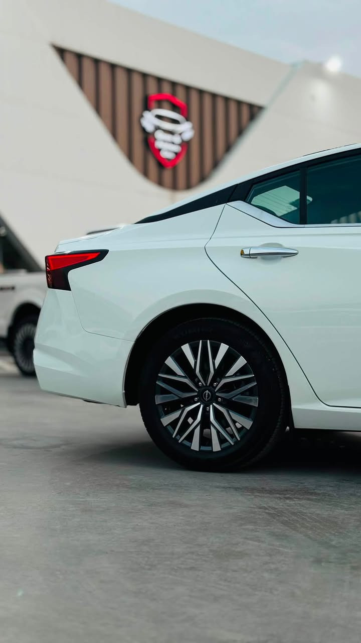 ابیض و ٢٠٢٥ و ١٥٤ ورقە 🔥
.
Nissan altima 2025 
.
مواصفات SV .
.
ماشیە ١٥ الف مایل
.
سیارە حادثە بنید صبغ و کم مکان تعدیل بارد بي .
.
سعرە ١٥٤ ورقە .
.
كاتي سياره و مكانه كلار 
.
***********
