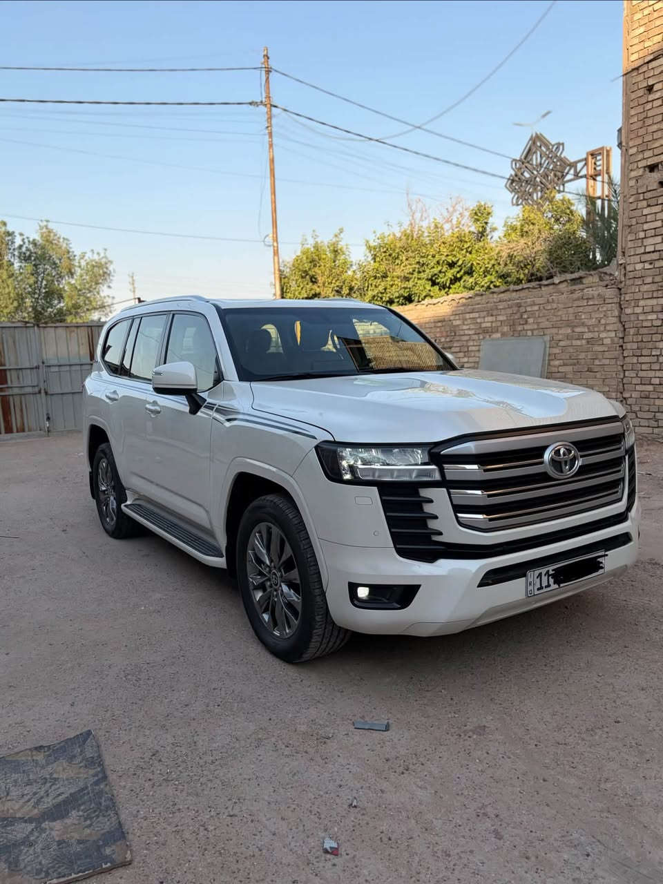 لاندكروزر GXR • ٢٠٢٢ • ماشيه ٩٩٠٠٠