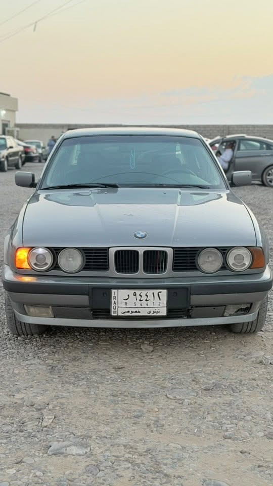 السلام عليكم
BMW 525رقم نينوى شرط التحويل سنوية لغاية 2028 

السيارة وضع شركة مكفولة كفالة عامة بدون صبغ ولارصعة ولا حادث سيارة جديدة على يد وحدة 

كير تماتيك ومحرك كبس 

طخم تايرات جديد وحدادية صدر مبدل جديد خلفي وامامي 

للاستفسار ***********

وترهم مراوس حسب القناعة
