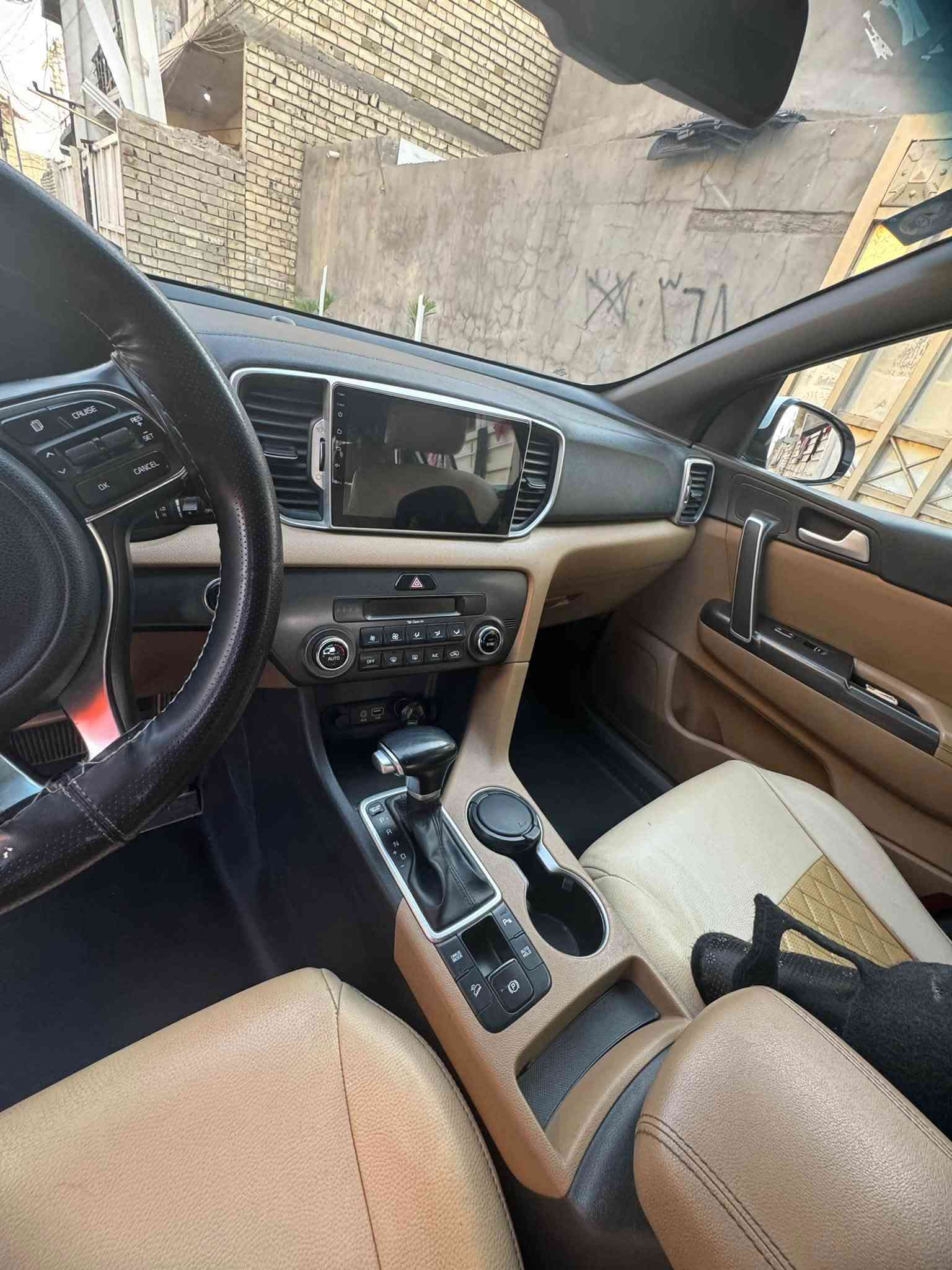 السلام عليكم سبورتج 2019 خليجي
رقم بغداد انكليزي مواصفات بصمة تشغيل 
كشنات كهرباء تبريد قطعتين تحكمات ستيرن حساسات خلفي امامي مري شفط سبير منازل كير مكينه كفاله محرك 2000 دوش بيه بارد الباب خلف السائق 3رصعات خفيفه بلقماره ماشيه 116 السعر 178 بيه مجال حك الجيه 
الاتصال على الرقم *********** بغداد الزعفرانيه أربع شوارع
