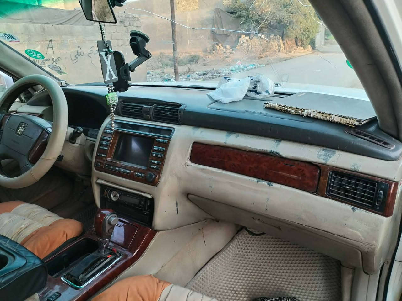 وسلام عليكم ملكه للبيع مديل الفين وتلاثه كرستال كشنات كهربايه ستين كهرباي حداديه خلفيه اماميه خير من الله تبريد تتفه كير ومكينه جدد جانت رقم احمر بغداد شتغلنه ماعملته المرور سحب رقمه صدامي وخصصوله رقم انكليزي اضباره بيه كامله بقت عليه 20 ورقه وتاخض رقم وسنويه صبغته مو حلوه بدون شخوك السعر 37  الرقم تواصل ***********
